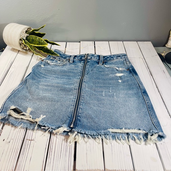 Abercrombie & Fitch Zoe Natural Hem Vintage A Line Denim Zip Up Skirt w/ Raw Hem - Picture 4 of 9